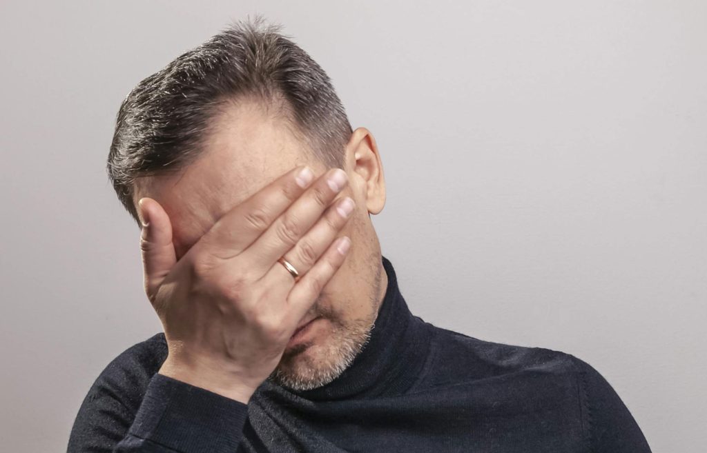 Annesi ve Eşi Arasında Kalan Erkekler