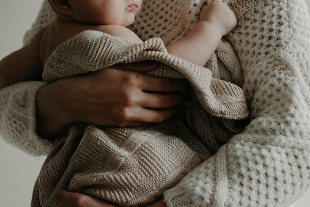 Anne ve Bebek Arasındaki Bağ – Emzirme